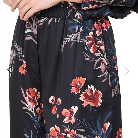 La Maison par Molly Bracken satin pants - Picture 10 of 10